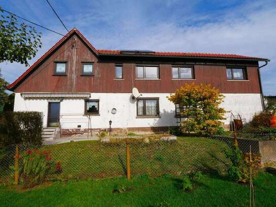 1- bis 2-Familienhaus mit Garten, 2 Garagen und Blick zum Schloss