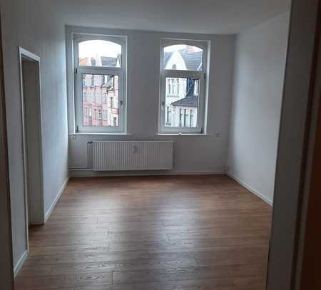 Geschmackvolle Wohnung mit zwei Räumen und Einbauküche in Hannover