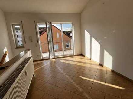 Helle und freundliche 1,5-Zimmer-Terrassenwohnung mit Balkon Nähe Klinikum / Westpark