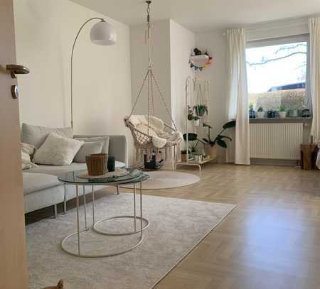 Helle 1-2 Zimmer-Wohnung mit Terrasse in guter Lage von Enzweihingen