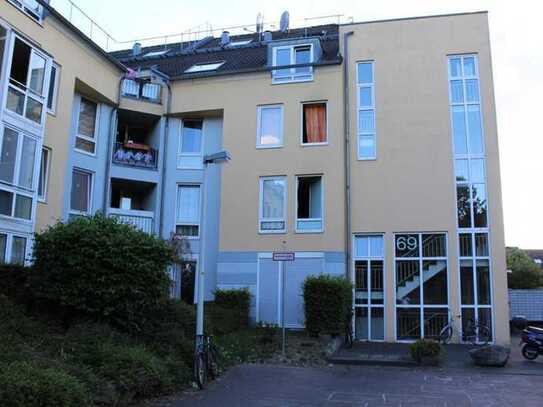 Attraktive 2-Zimmer-Wohnung mit Terrasse und Stellplatz