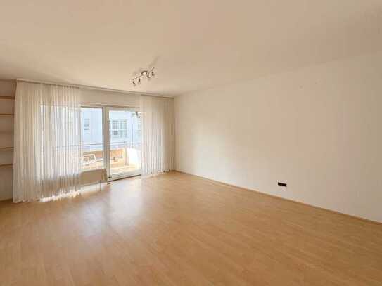 2-Zimmer-Wohnung mit Balkon und neuer EBK, Nähe Bahnhof