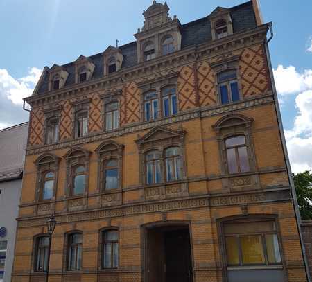 Etagenwohnung, 6 Zimmer, Bad + Gäste-WC, großzügiges Wohnen im Einzeldenkmal, für Sie neu renoviert