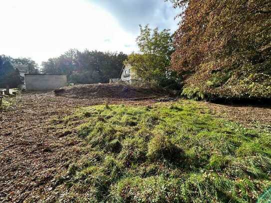 Verkauf im Bieterverfahren! Eitorf-Huckenbröl: Baugrundstück mit Wald in zentrumsnaher L