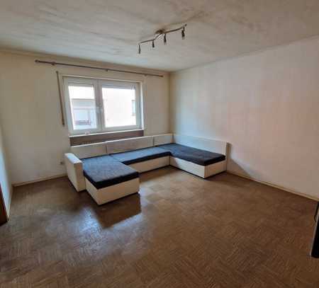 Geräumige zwei Zimmer Wohnung im Erdgeschoss und mit Balkon! in Mannheim-Sandhofen