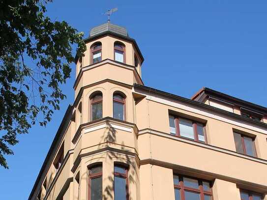 Sanierte Altbauwohnung mit Personenaufzug und großem Balkon an Nichtraucher