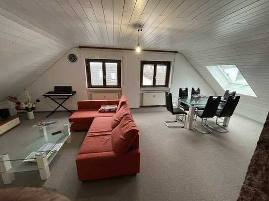 Gepflegte 2-Zimmer-Dachgeschosswohnung in ruhiger Lage in Friedrichsdorf-Köppern