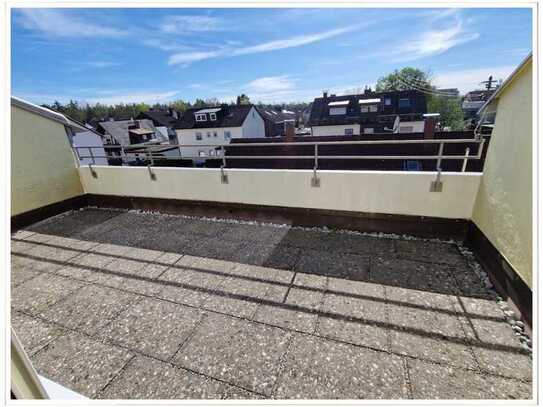 Gut geschnittene 2,5-Zimmer-Wohnung mit Dachterrasse in Olching-Neuesting