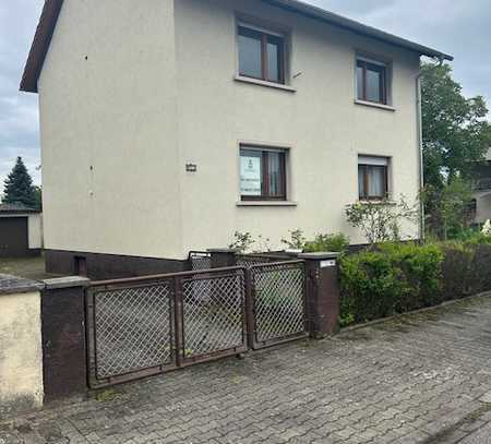 Freistehendes Einfamilienhaus in Waghäusel-Kirrlach mit Garage und Schuppen