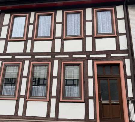 Günstige, vollständig renovierte 4-Zimmer-Wohnung mit Einbauküche in Northeim