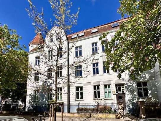 Wunderschöne 5-Zimmer-Altb.-Whg. in Stadtfeld mit Balkon