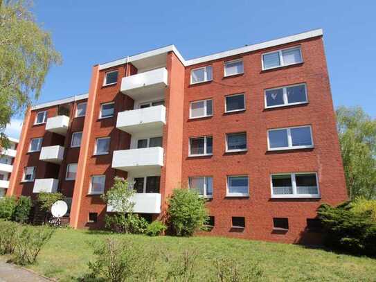 Geräumig geschnittene, helle 3-Zimmerwohnung mit Balkon