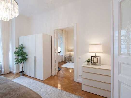 Elegante Gründerzeitwohnung mit Loggia, Erstbezug nach Sanierung