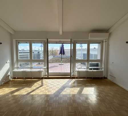 Dachgeschoss Bürofläche direkt auf dem Kurfürstendamm mit Terrasse