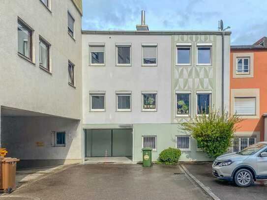 Zentrales Wohn- und Geschäftshaus mit Garagen
in der Augsburger Innenstadt zu verkaufen!