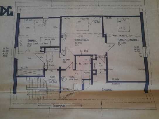 Freundliche und modernisierte 2-Raum-DG-Wohnung mit Balkon und EBK in Schöngeising