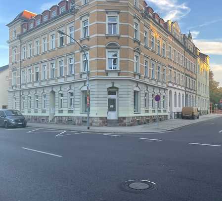 Freundliche 2,5-Zimmer-Wohnung mit Balkon und Einbauküche in Döbeln