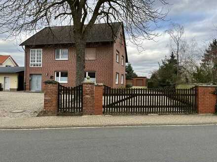 Saniertes 2-Fam.-Haus mit Nebengebäude und Baugrundstück in Wipshausen