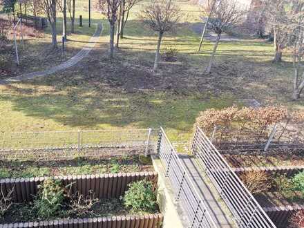 Apartment mit großer Westterrasse und Einbauküche im 1. OG - ruhig- (vermietet)