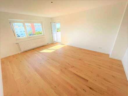 Sanierte lichtdurchflutete 3-Zimmer-Wohnung mit Balkon und schönem Ausblick für Familie in München