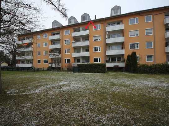 Helle 2-Raum-Wohnung mit Balkon, Südlage, mit Einbauküche in Germering