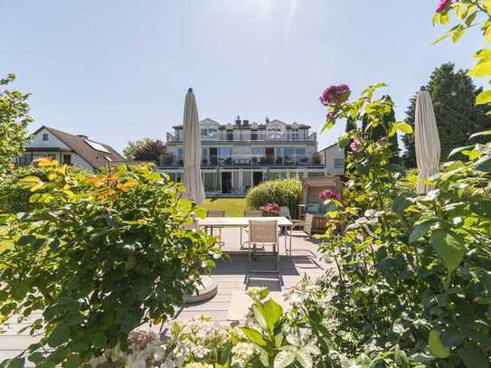 Interior Traum: eindrucksvolles Einfamilienhaus mit parkähnlichem Garten, Pool, Sauna u.v.m.