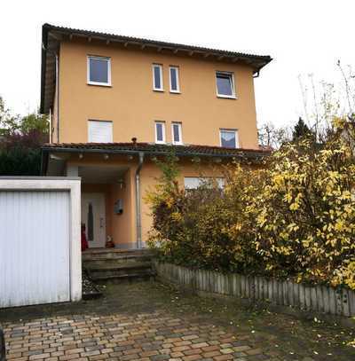 Wohnhaus im Toskana-Stil mit ELW und Doppelgarage im Stadtbusbereich