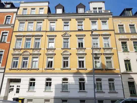 Lichtdurchflutete und großzügige 2-Zimmer-Wohnung im begehrten Stadtteil Schlosschemnitz