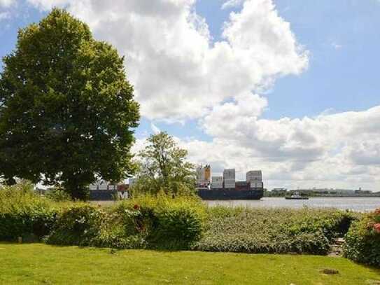 Nienstedten-Teufelsbrück: 3-Zimmer-Wohnung mit herrlichem Elbblick, Sonnenterrasse und Tiefgarage..!