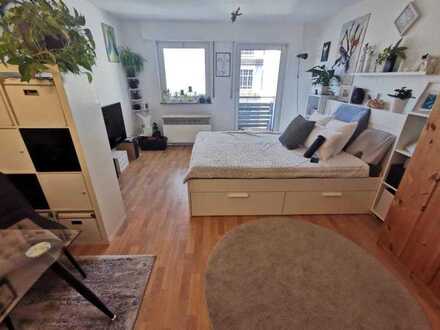 Esslingen-Krummenacker: Gepflegte 1-Zimmer Wohnung mit Balkon