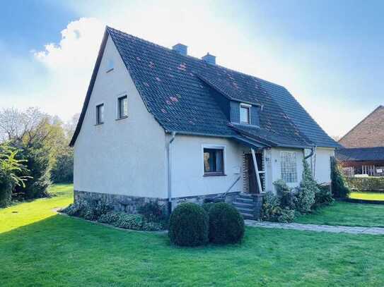 Ein- bis Zweifamilienhaus mit großem Grundstück am Ortsrand von Hofgeismar-Hümme