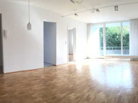 ANSPRUCHSVOLL-MODERN-CITINAH: 2 Zimmer-Neubaucharakter in gepflegter Wohnanlage - EBK - PARKETT