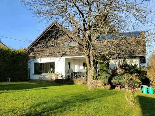 Freistehendes Einfamilienhaus/Bungalow mit großem Garten und Ausbaupotenzial in Heidenrod-Ortsteil