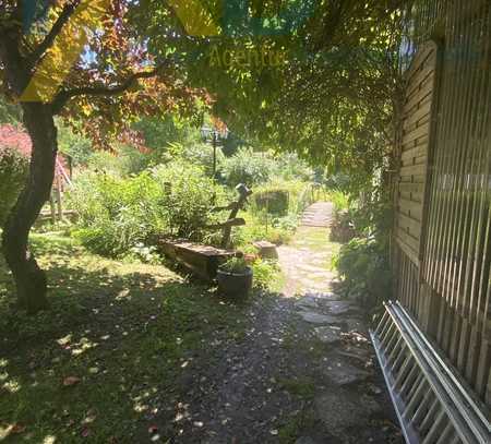 FREIZEITGRUNDSTÜCK - KLEINTIERHALTUNG - BLOCKHÜTTE