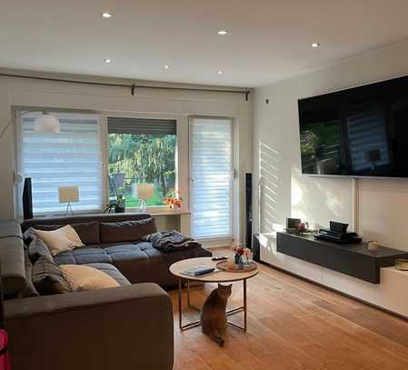 Vollständig renovierte helle 3-Zimmer-Wohnung mit Balkon,Garten und EBK im grünen Kaarst.