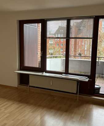 Helles 1-Zimmer-Appartment mit Balkon und Einbauküche in Hamburg Poppenbüttel