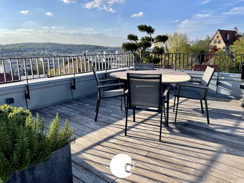 Lichtdurchflutete Maisonette-Wohnung mit Dachterrasse in bester Wohnlage auf der Gänsheide