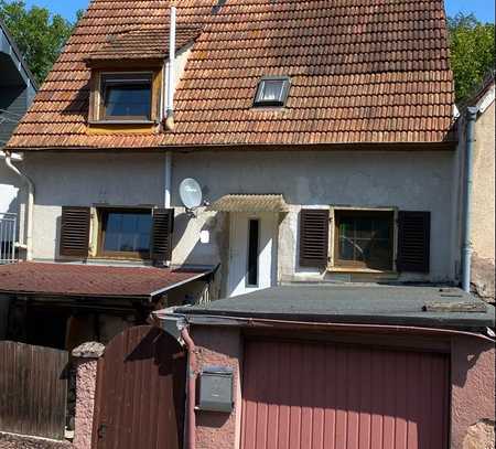 Kleines Wohnhaus mit Garage, gut als Ferienhaus nutzbar