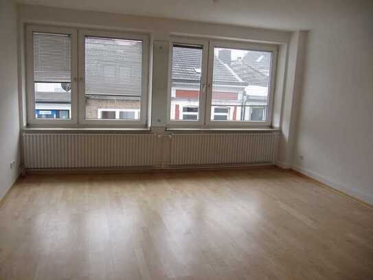 Helle und ruhige 4-Zimmer-Wohnung mit kleinem Balkon in Aachen-Mitte (Großkölnstraße)