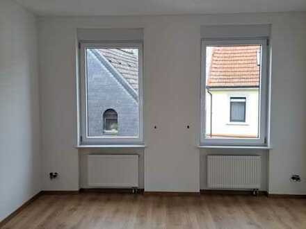 Kernsanierte, helle 4-Zimmer-Wohnung in Oberhausen-Rheinhausen mit Hauscharakter