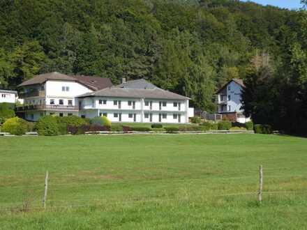 Freundliche und moderne 3,5-Zimmer-Wohnung mit Balkon in Grasellenbach