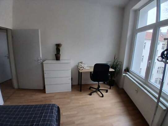 720 € - furnished room in 2 bedroom and livingroom. Neukolln/ Alt-treptow Anmeldung available