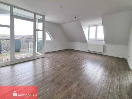 Individuelle und helle 2-Zimmerwohnung mit Balkon, im 4. Stock ohne Aufzug