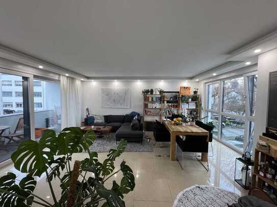 Neuwertige 4,5-Zimmer-Wohnung mit Balkon und Einbauküche in Stuttgart Bad Cannstatt