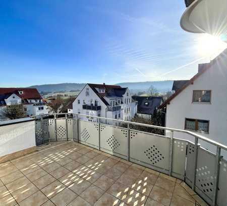 ++ 2,5 Zimmer Maisonette Wohnung, lichtdurchflutet, urbane Lage, Dachterrasse mit Blick ins Grüne ++