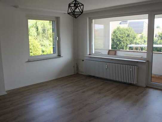 Lichtdurchflutete drei Zimmer Wohnung in Ratingen Lintorf