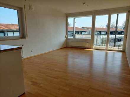 Schöne 3-Zimmer-Wohnung mit Südbalkon und EBK in Neuburg