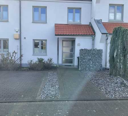 Günstiges 5-Zimmer-Reihenhaus mit gehobener Innenausstattung und EBK in Paderborn