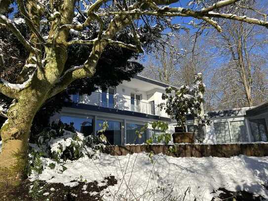 Luxuriös und bestens angebunden: Ihr Traumhaus in ruhiger Anliegerstraße!