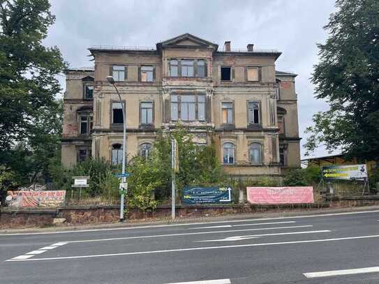 Denkmalgeschütze Villa - mit enormen Investitionsbedarf